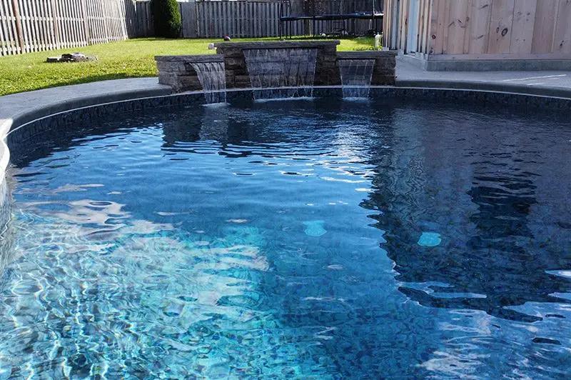 Inground vinyl liner pool by Railway City Pools & Spas